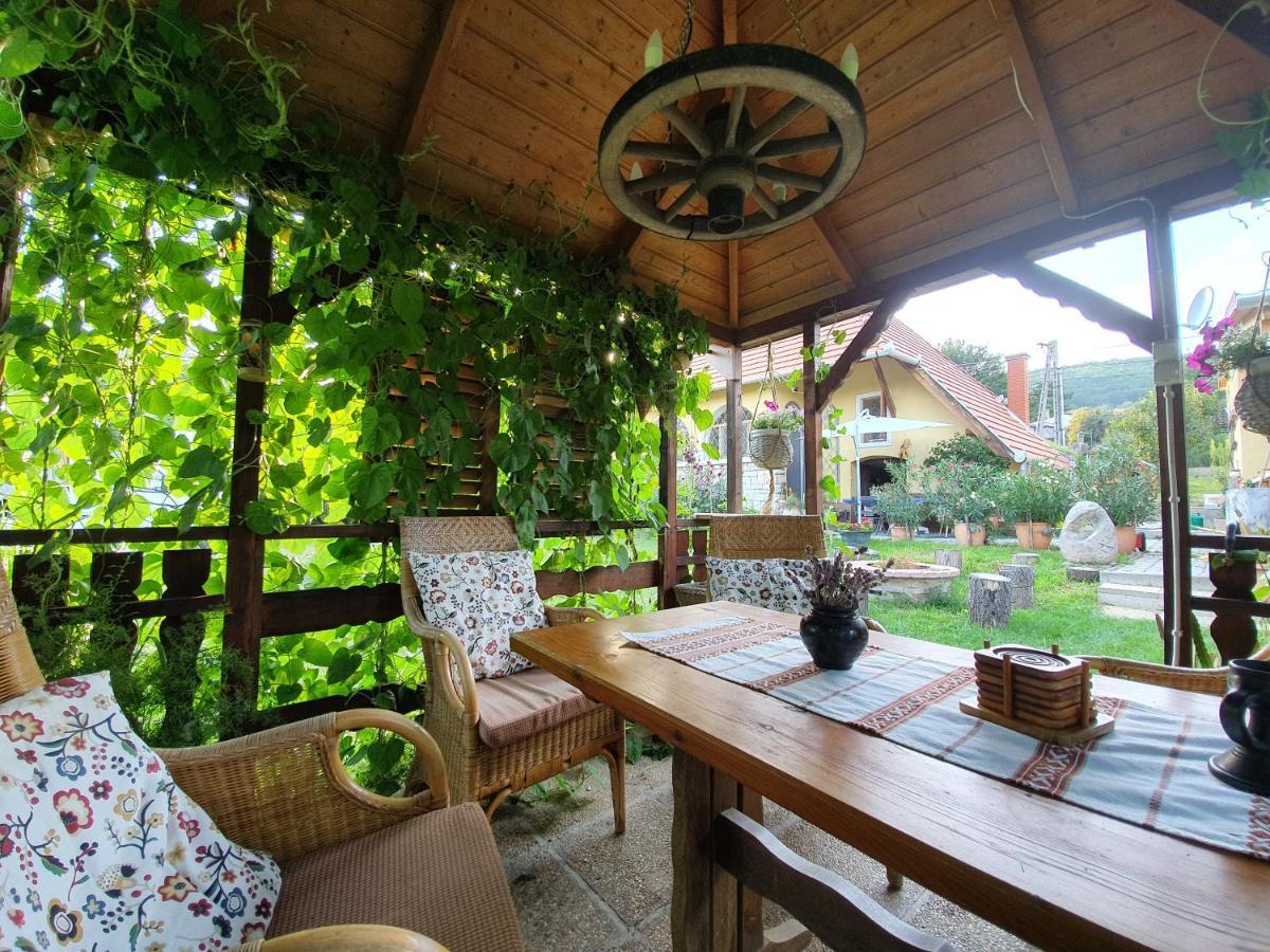 Dalia Apartmanok Csopak Exterior foto
